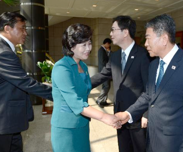 북측대표단 평화의집 도착