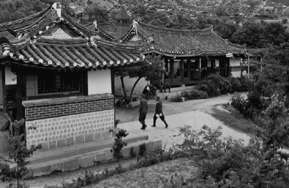 Naebongjang, Gaesung, the first armistice talks held/July 10, 1951